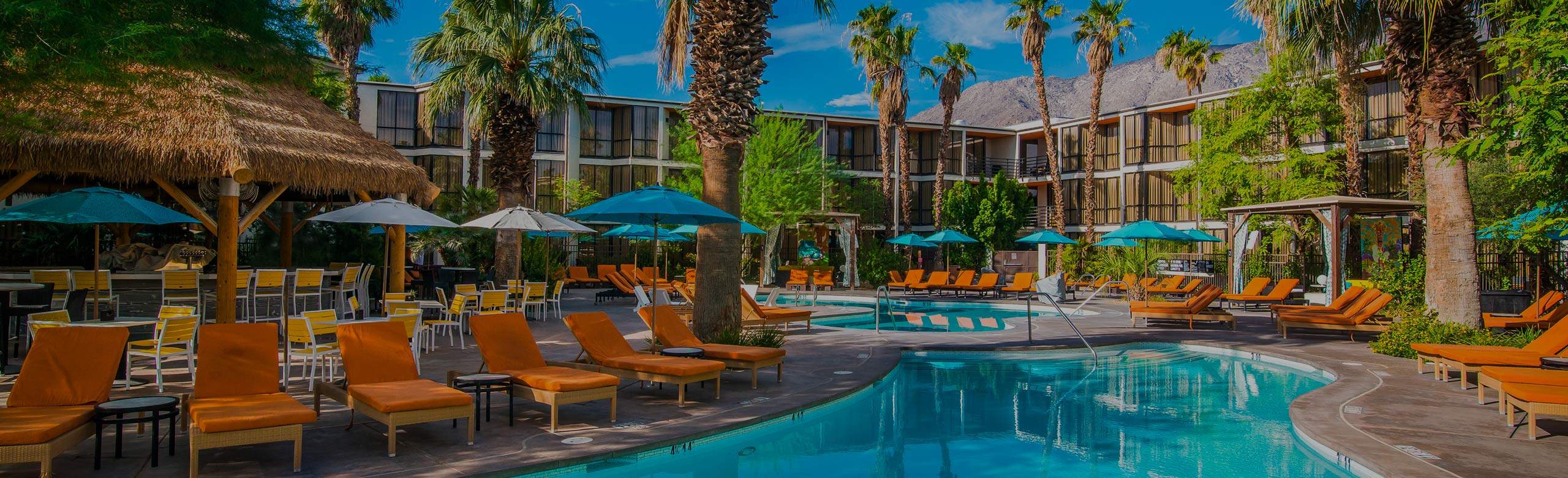 Resort in sunny Palm Springs with a large pool, which is powered by cogeneration